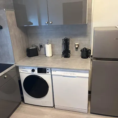 Apartment Centre *
