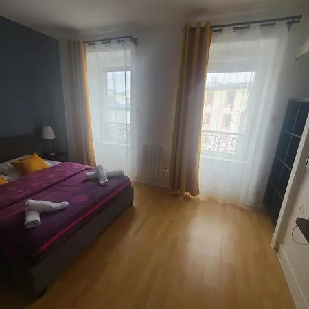 Apartment Centre *